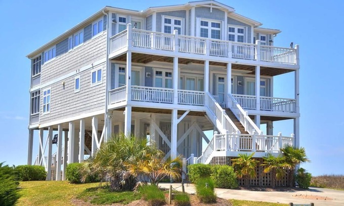 Oak Island House | Absolutely Beautiful, Oceanfront 7 Bdrm/5.5 Bath Home on West End-Sleeps19