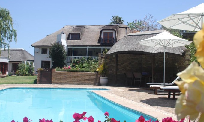 Raithby House | Acara Guesthouse & Cottages