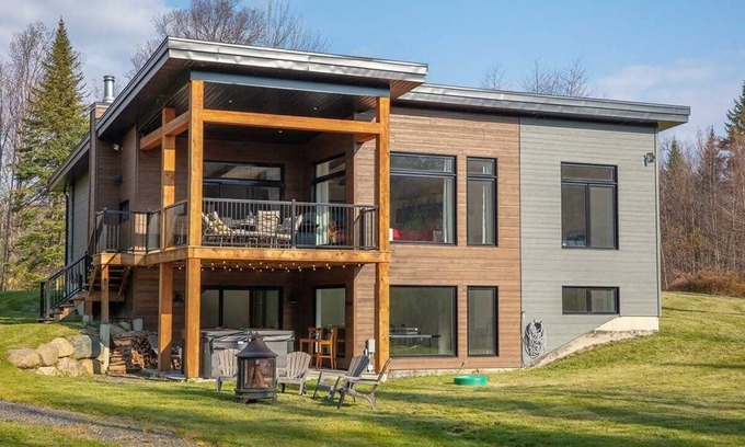 Stanstead Township Ski Chalet | Access to Lake Memphremagog - Spa - Cristal