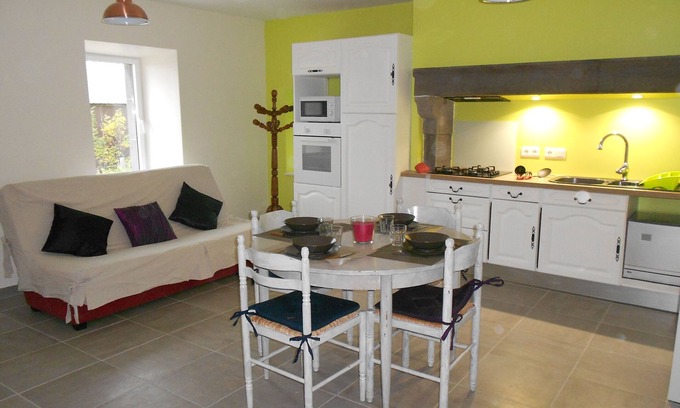 Saint-Sauves-d'Auvergne Apartment | Accommodation with WIFI in the heart of Auvergne