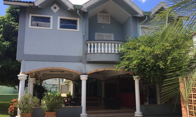 Ribeirao Preto House | Accommodation with structure to accommodate 24 people in 7 rooms including 4 suites