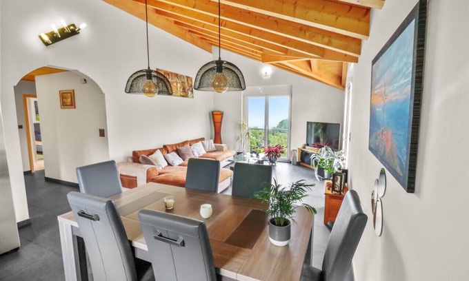 Troistorrents Apartment | Accommodation with a view of the plain