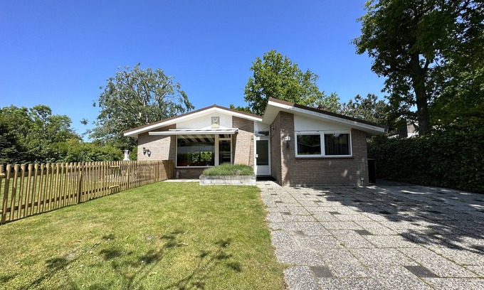 Scharendijke House | Achthoek 67, quiet location near sea and lake