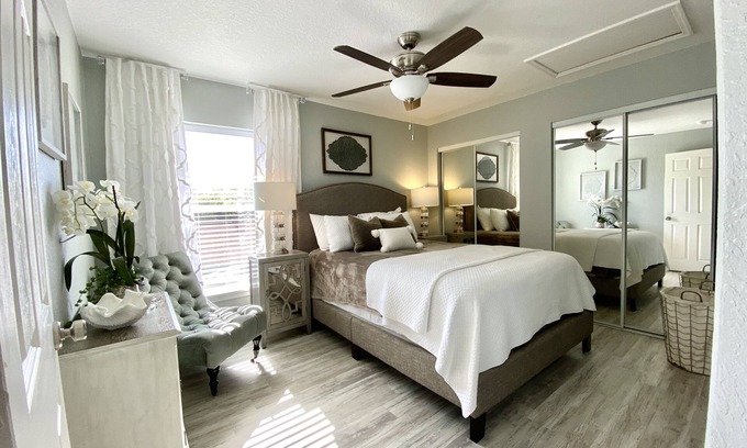 Safety Harbor Apartment | Acorn Terrace at the Harbor Inn on Main, Safety Harbor, FL