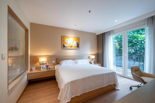 Hai Ba Trung Apartment | Acova Residence