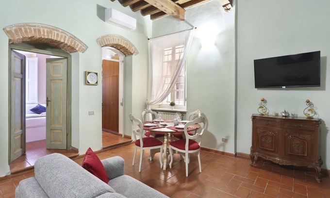 San Niccolo Apartment | Across The River Apartment