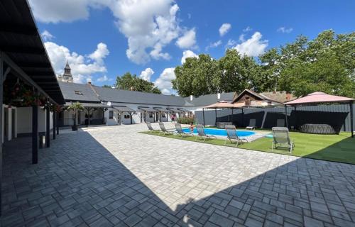 Kisujszallas Apartment | Adél Apartman