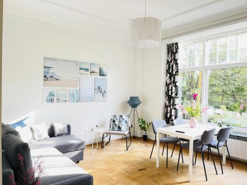 Aalborg Apartment | aday - Aalborg mansion - Big apartment with garden