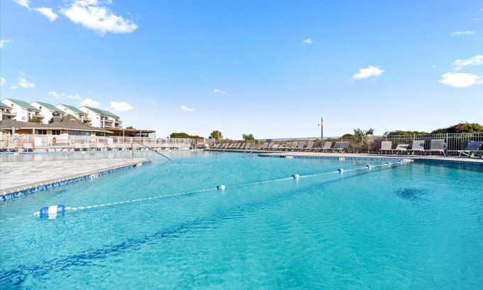 Folly Field Condo | Admirals Row B320 | Ocean View, Resort Pool!