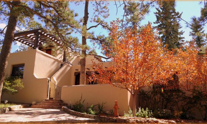 Cascade Hotel | Adobe Inn at Cascade
