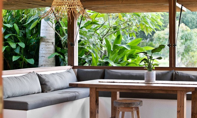 Ewingsdale House | Adora Villa – A Beautiful Family and Pet Friendly Home in Ewingsdale.