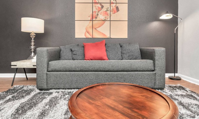 Greenway Plaza-Upper Kirby Apartment | Adorable spacious 2 bedroom 2 bathrooms + Pool