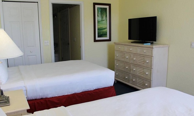 Bostroms Resort | Adventure Awaits! 4 Spacious Units, Kitchen, Beach, Pool, Shop at Volusia Mall