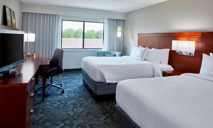 Morrisville Hotel | Affordability Meets Comfort! Two Contemporary Units, Free Airport Shuttle!