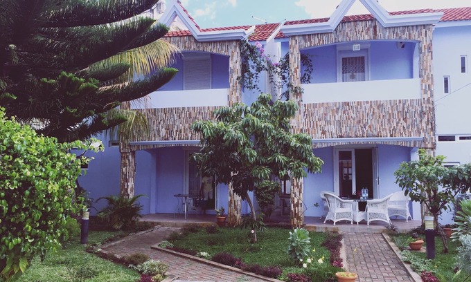 Flic-en-Flac Villa | AFFORDABLE & LUXURIOUS PALOMA VILLA (Flic En Flac 1-10 PAX)
