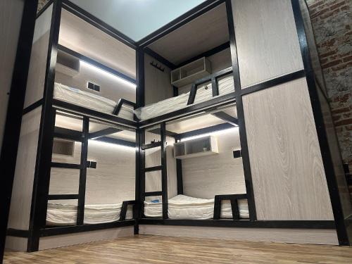 Al Satwa Hotel | Affordable Luxury Capsule Bed in Downtown Dubai Near Metro