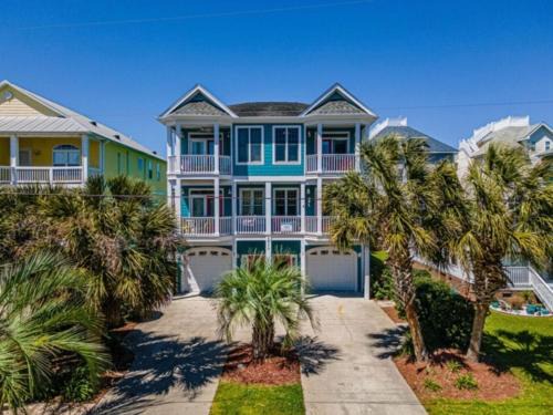 Wilmington Beach House | After Dune Delight - Relax and unwind in this fun and spacious 3 story home, Light, Bright, and close to everything! townhouse