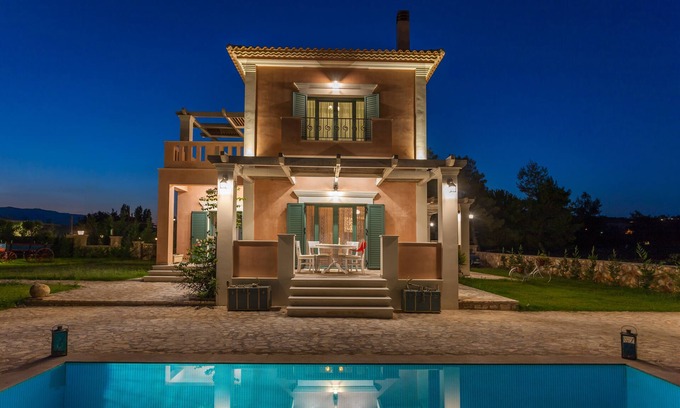 Vanato Villa | Agro Art boutique & luxury Villa with Pool, Unique Decors & a Play area Option