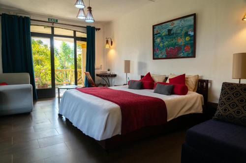 Trou d'Eau Douce Apartment | AHAVAH