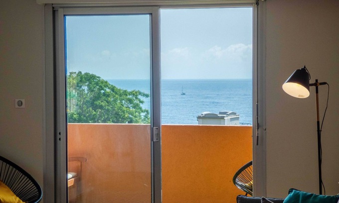 Pietranera Apartment | Air-conditioned apartment with terrace, sea view and garage, 5 mn from the beach