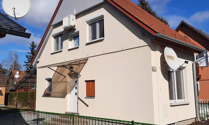 Bukfurdo House | Air-conditioned holiday home in Bükfürdö with garden