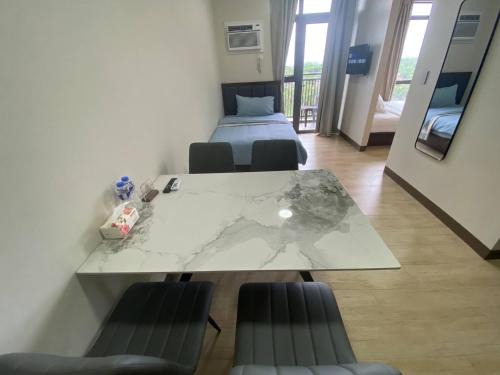 Tambo House | Airport Home Base Trips Getaways 3pax balcony 6g