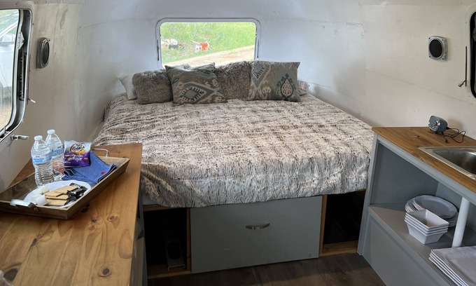 Bastrop House | Airstream Vibes on 90 acres