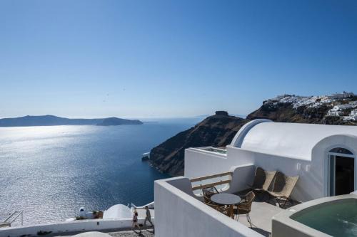 Fira Apartment | Airth Santorini Suites
