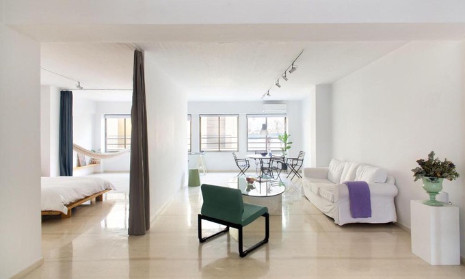 Neapoli Apartment | Airy and bright open-plan flat in Exarcheia