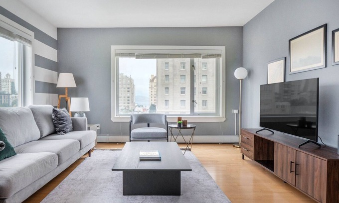 Lower Nob Hill Apartment | Airy Nob Hill 1BR w/Sauna + Gym, near Union Sq by Blueground