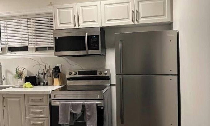 Ajax Apartment | Ajax City Suite