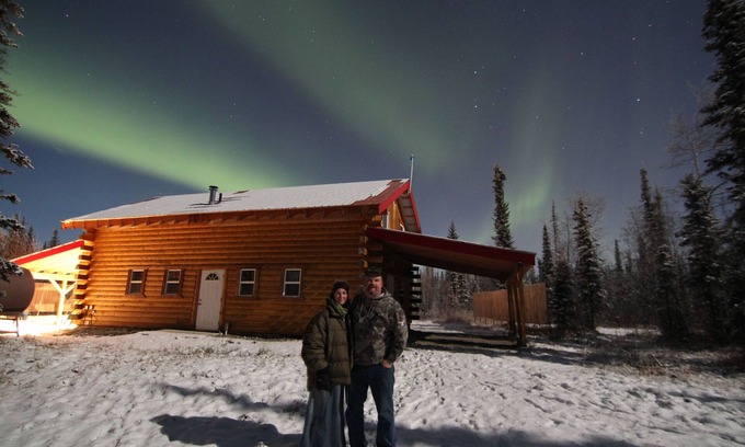 North Pole House | Alaska Aurora Adventures Aurora Cabin A World class Northern lights viewing
