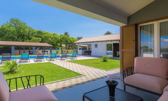 Liznjan House | Alba Rossa