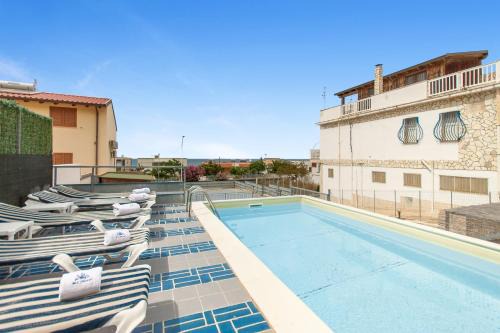 Alcamo Marina Apartment | Alcamo Pool House - Happy Rentals