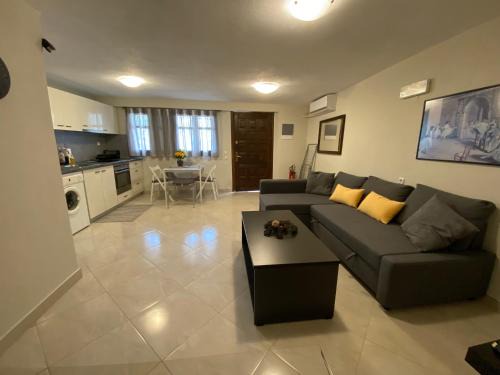 Nea Fokaia Apartment | Aldebaran house