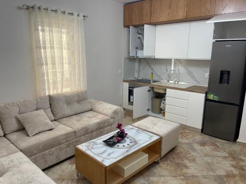 Shkembi i Kavajes Apartment | Alex2