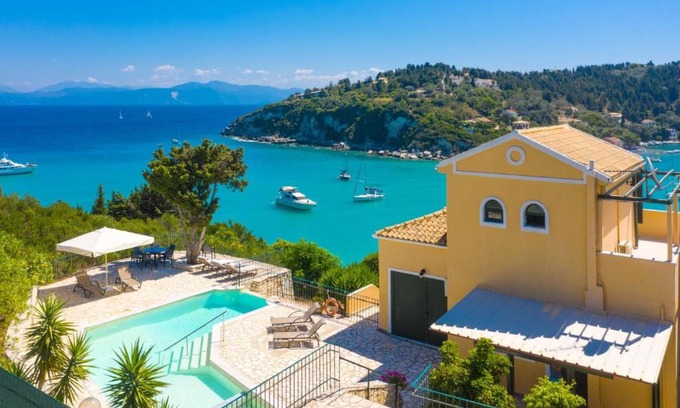 Lakka Villa | Alexander