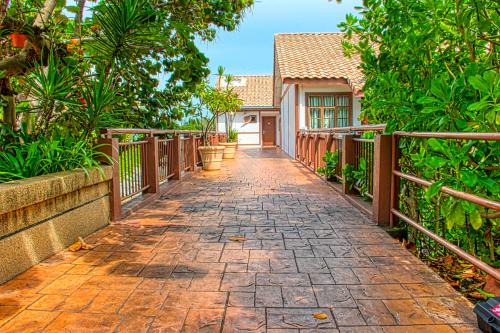 Taman Tanjung Villa | AlexaPD Private Water Chalets