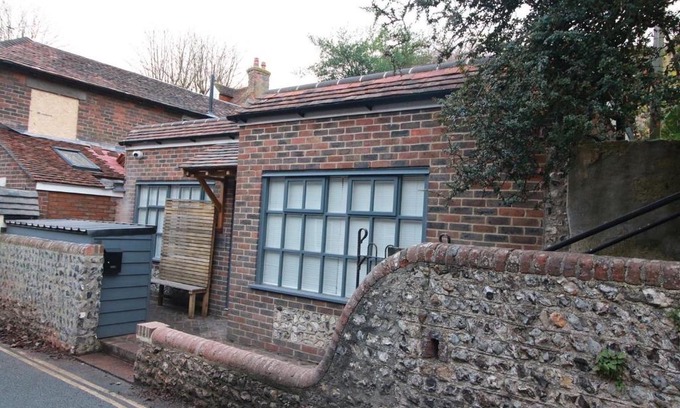 Alfriston Apartment | Alfriston Lodge By Air Premier