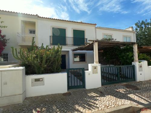 Pera House | Algarve 4 Bedroom Independent House in Pêra