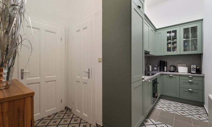 Nepszinhaz negyed Apartment | Alice Apartment- 2 bedroom apartment with AC in Budapest