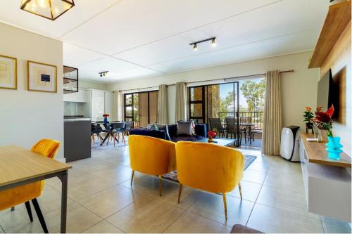 Greater Johannesburg Metropolitan Area Apartment | #AlimamaSpaces Jay's Polofields