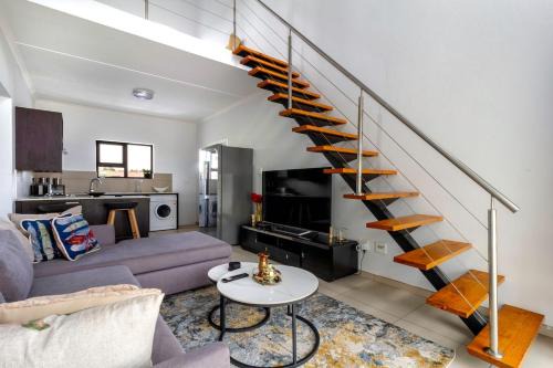 Kareeberg Apartment | Alimamaspaces The Captain's Cabin