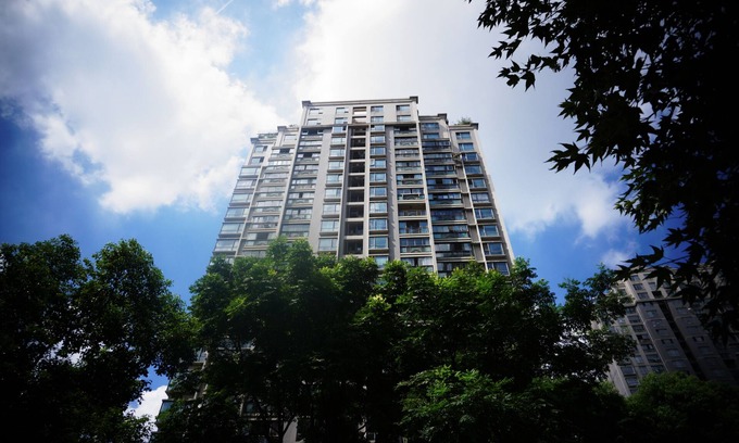 Downtown Shanghai Bed & Breakfast | {Alive} King Bed w/ Pivate Jacuzzi at People Square