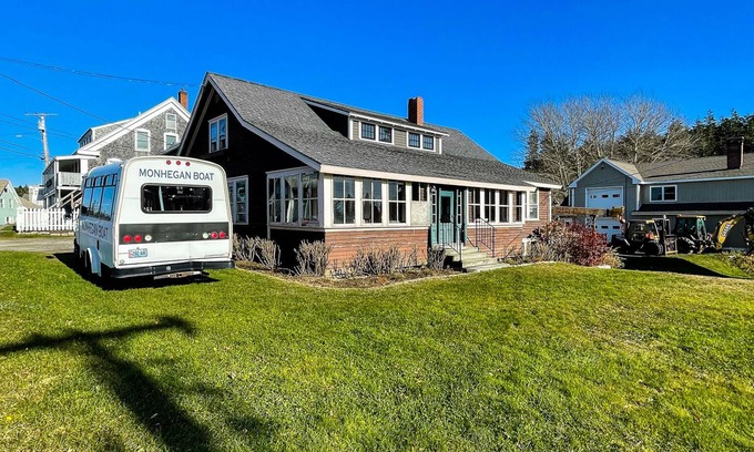 Port Clyde House | ALL BOOKINGS ARE ON A SATURDAY TO SATURDAY BASIS