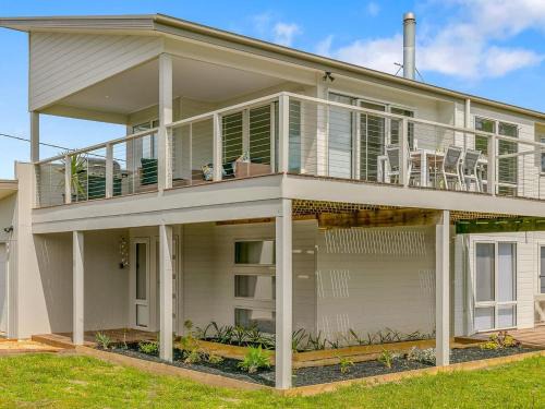 Smiths Beach House | All Decked Out