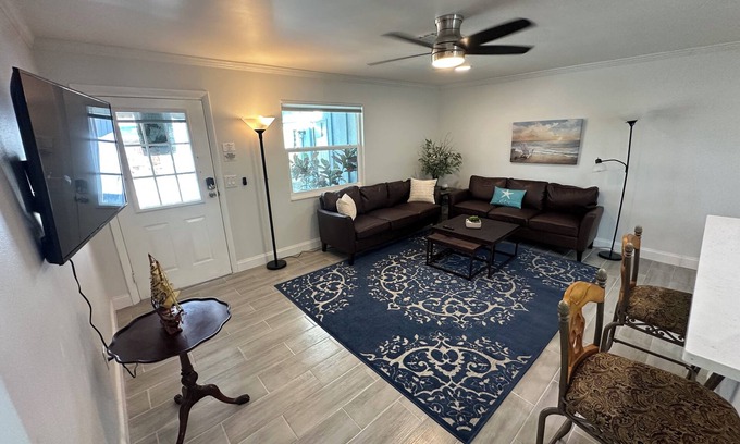 Clearwater Beach Hotel | ALL NEW Family beach stay at the Manatee!