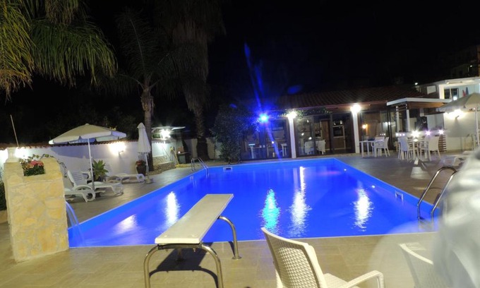 Province of Messina Bed & Breakfast | All'Ombra Del Noce B&B