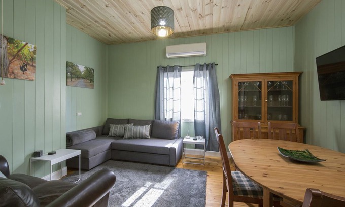 McLaren Vale Cabin | ALLEGRO COTTAGE in McLaren Vale SA