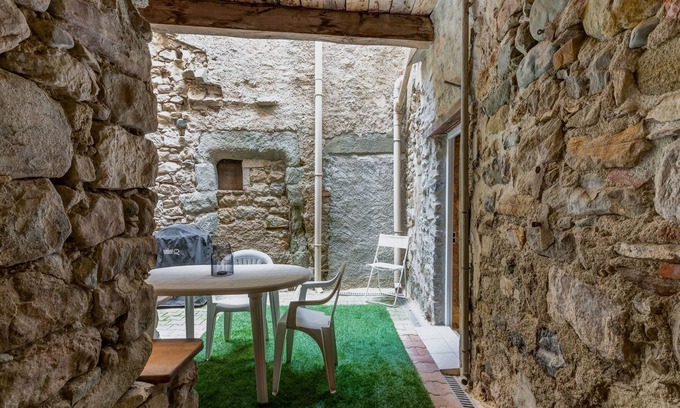 Bize-Minervois Apartment | Alluring Apartment in Bize-Minervois with Private Terrace